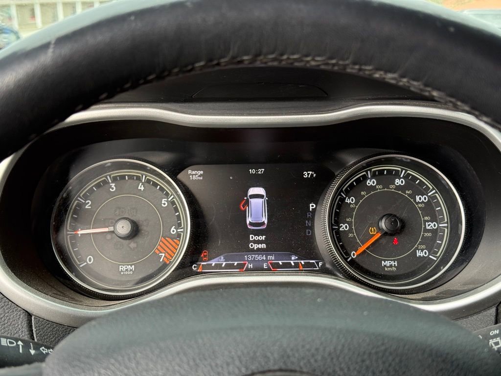 Used 2015 Jeep Cherokee Trailhawk w/ Cold Weather Group image 17