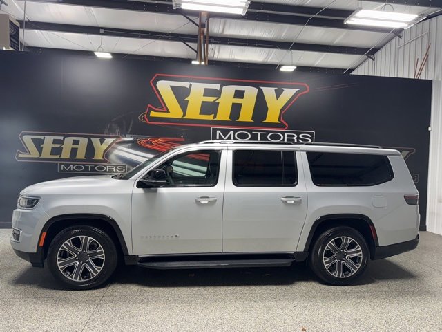 Used 2024 Jeep Wagoneer L Series II image 3