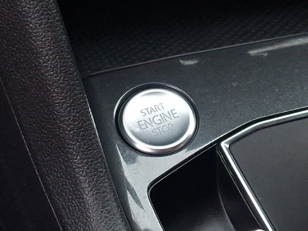Used 2019 Volkswagen Tiguan SE AWD/4WD image 23