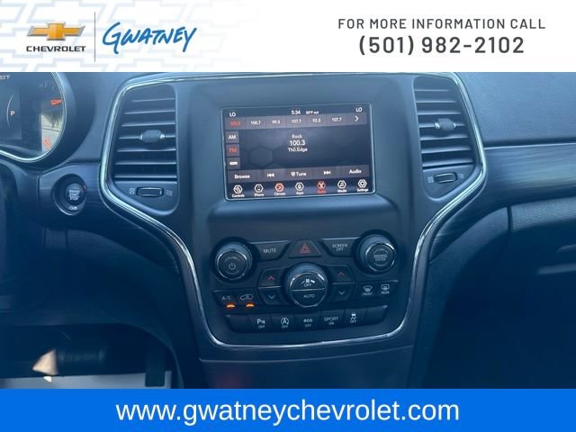 Used 2019 Jeep Grand Cherokee Laredo AWD/4WD image 17