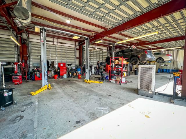 Used 2024 Nissan Armada Platinum w/ Cargo Package image 23