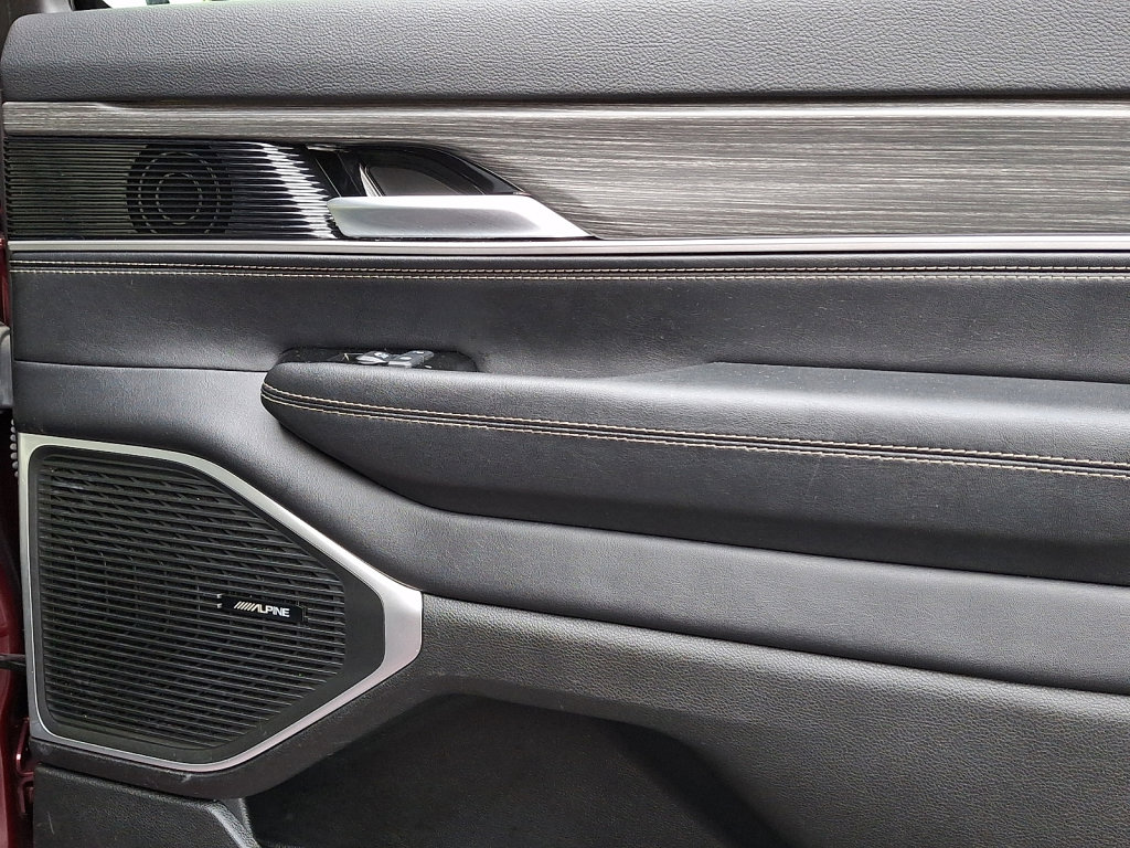 Used 2024 Jeep Wagoneer L Series II w/ Flexible Seating Group image 13