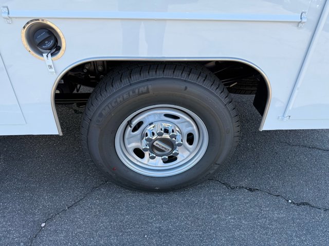 New 2026 Ford F250 XL w/ XL Chrome Package image 33