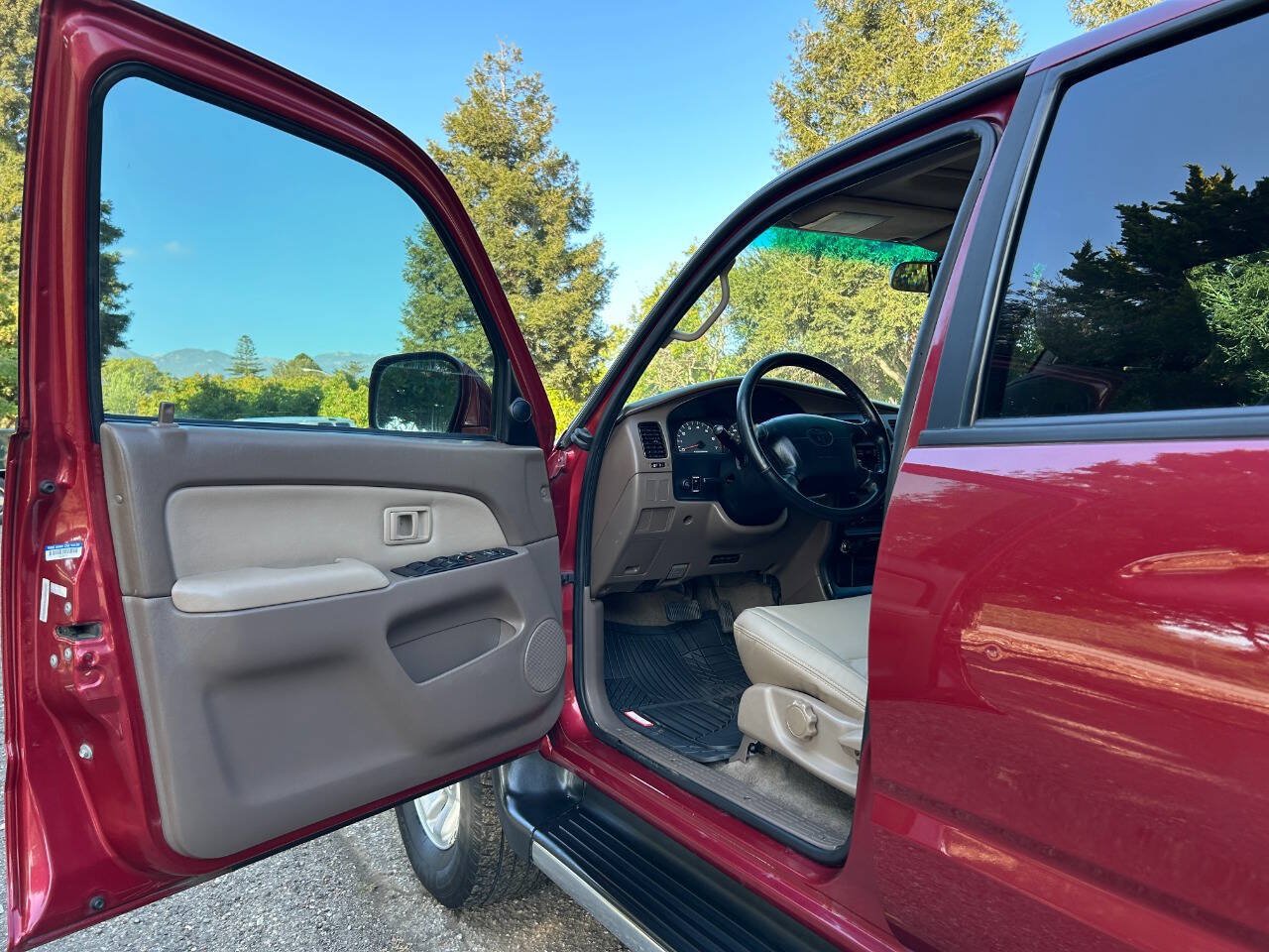 Used 2000 Toyota 4Runner SR5 w/ Upgrade Value Pkg 2 AWD/4WD image 22