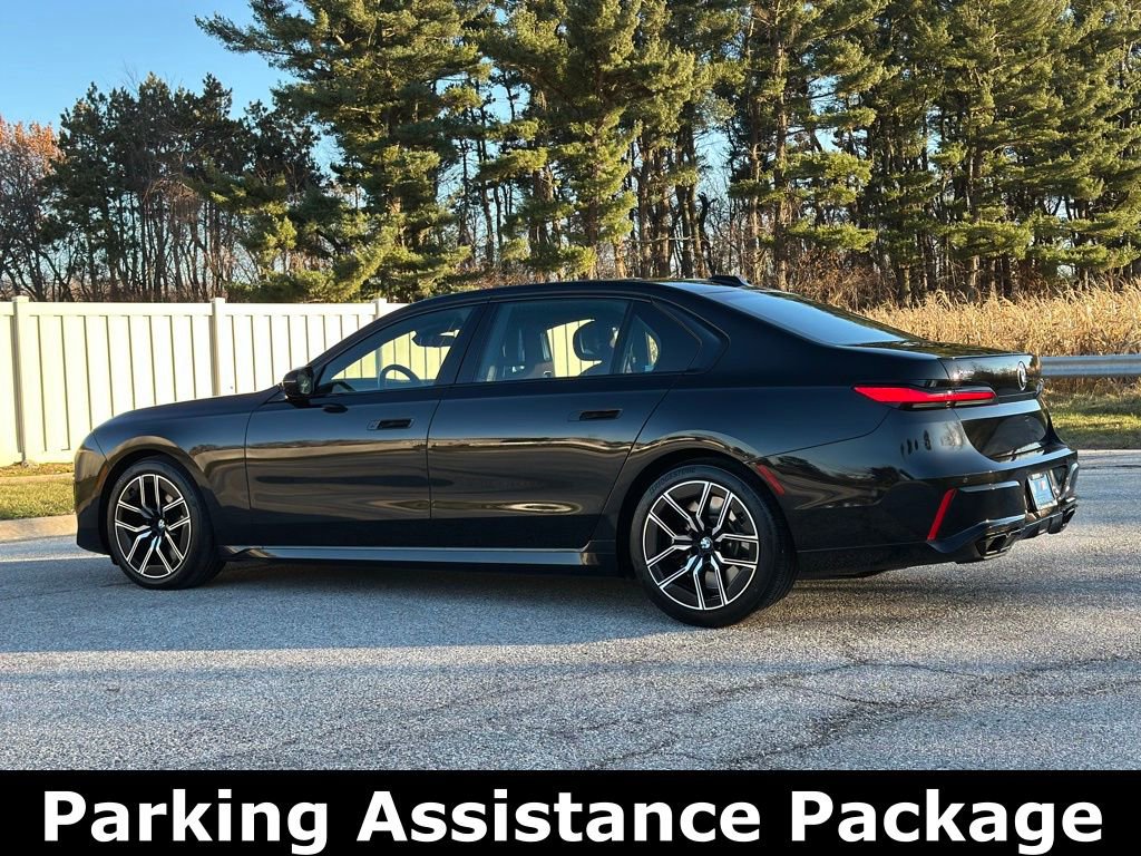 Certified 2023 BMW 760i xDrive image 7