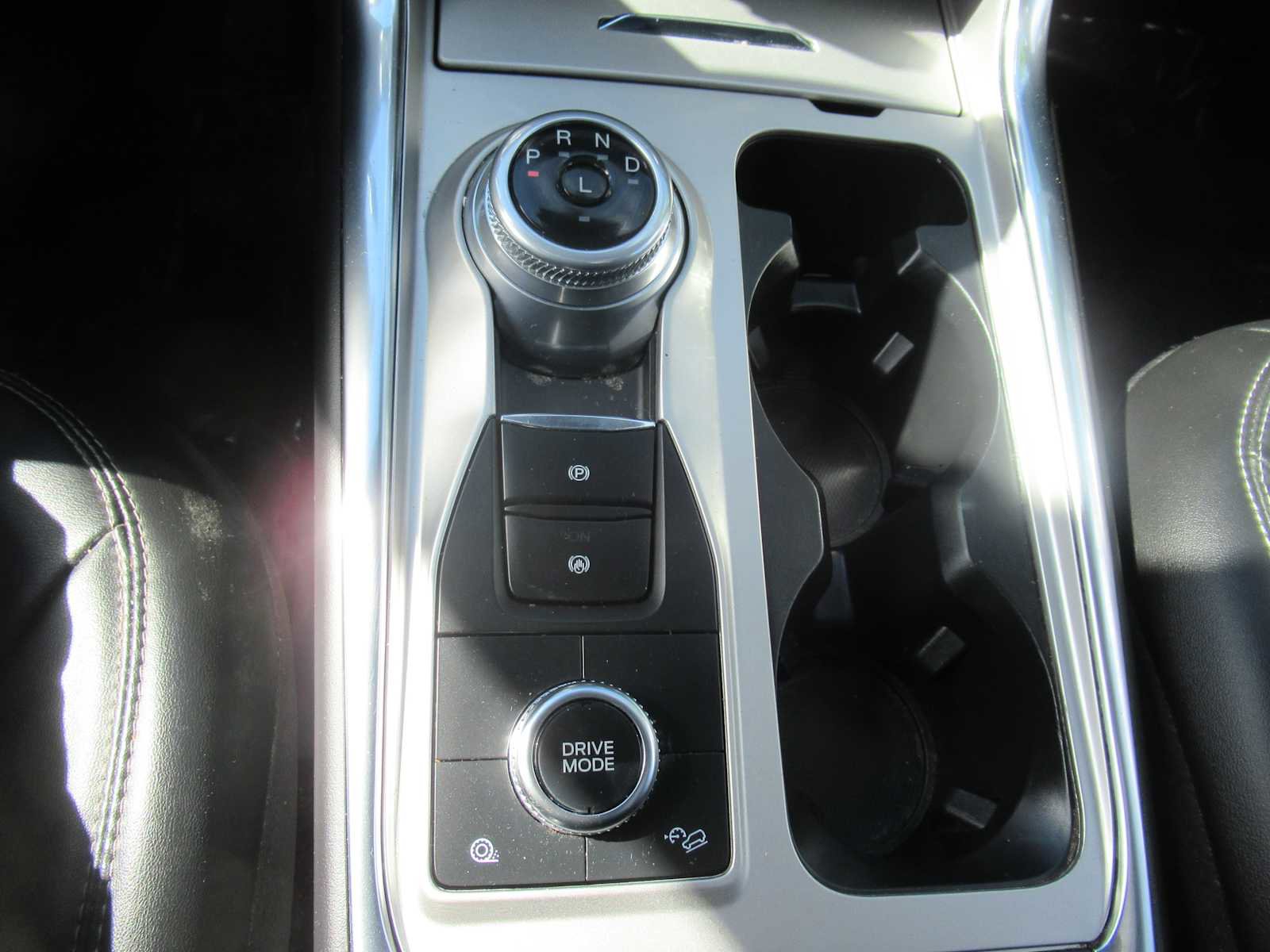 Used 2022 Ford Explorer XLT w/ Equipment Group 202A image 26