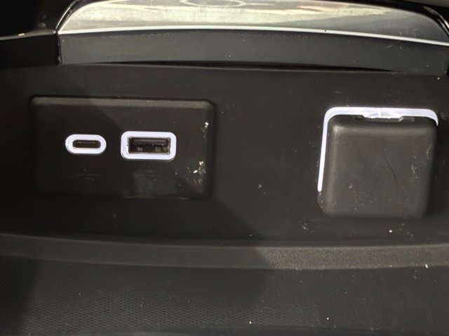 Used 2023 Buick Envision Essence w/ Sport Touring Package image 29