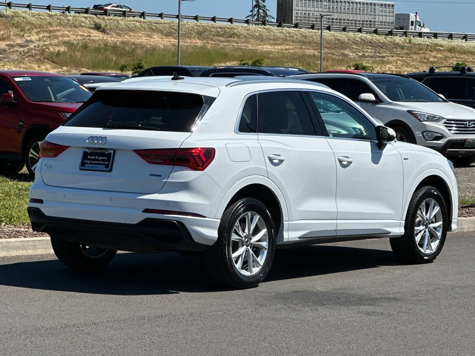 Used 2025 Audi Q3 2.0T Premium AWD/4WD image 3