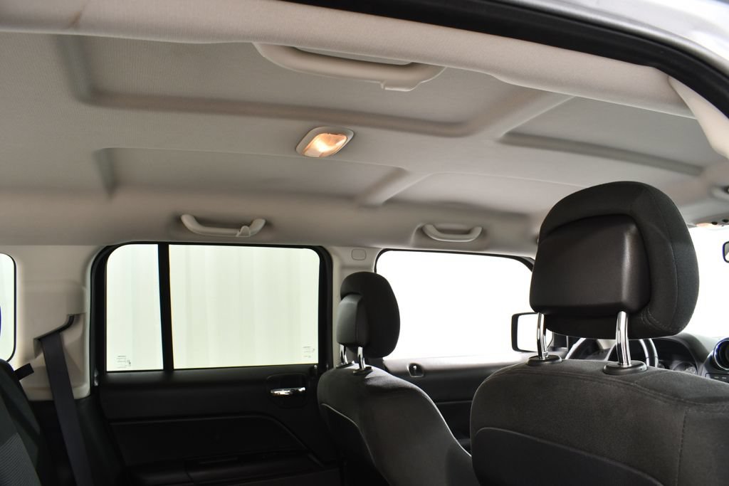 Used 2017 Jeep Patriot Latitude FWD image 18
