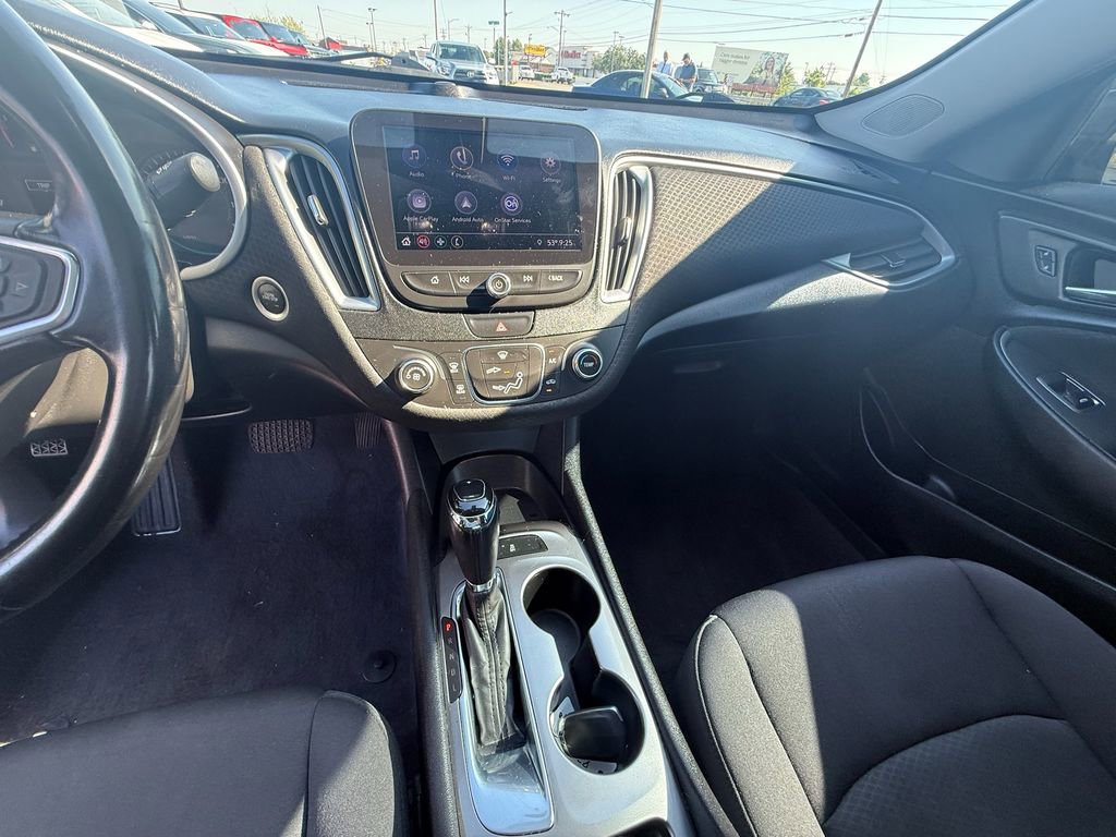 Used 2019 Chevrolet Malibu RS FWD image 15