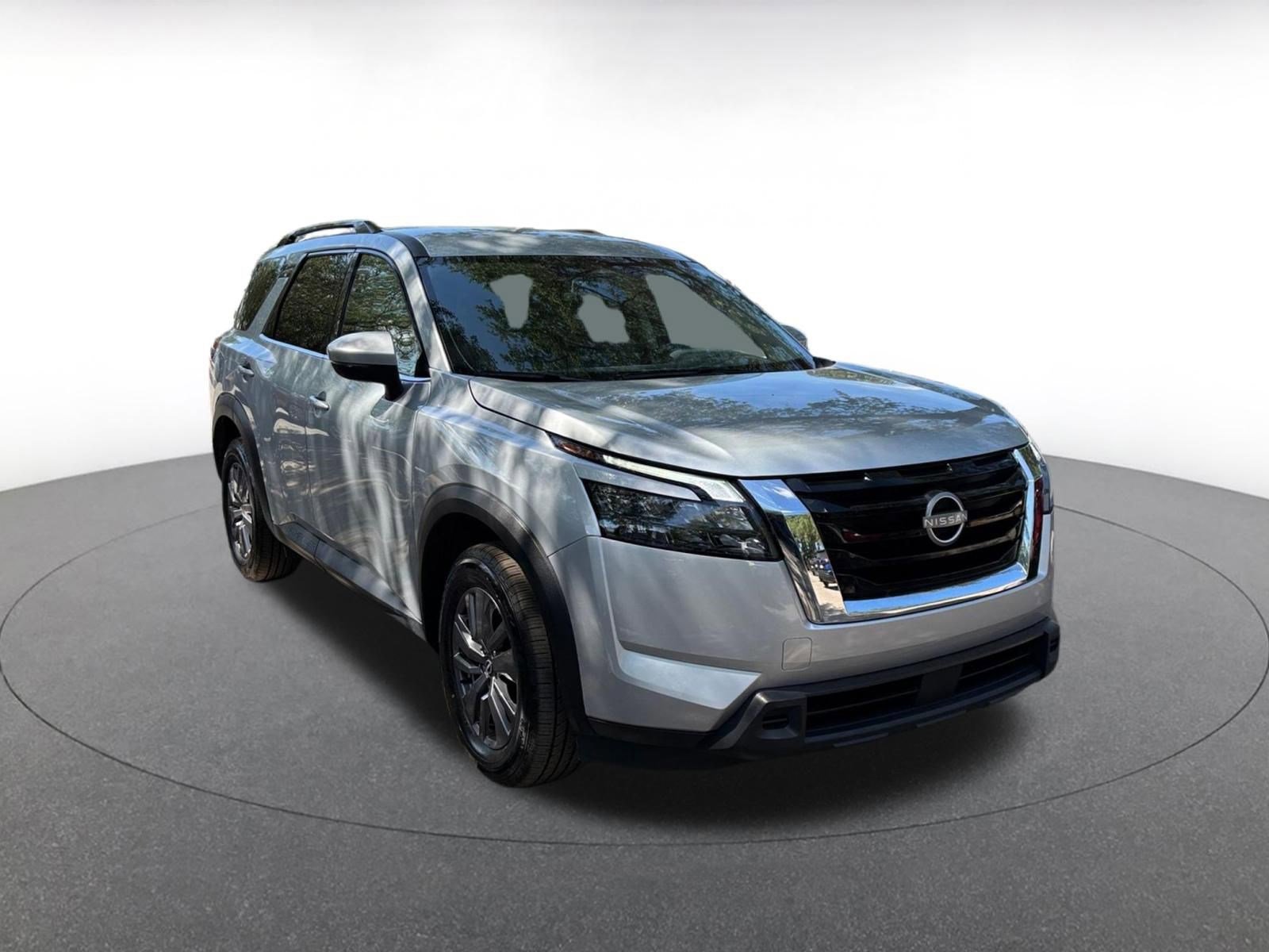 Used 2024 Nissan Pathfinder SV image 1