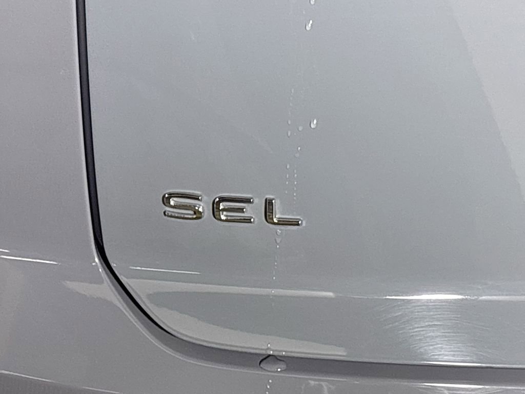 Certified 2024 Volkswagen Atlas Cross Sport SEL Premium R-Line image 24