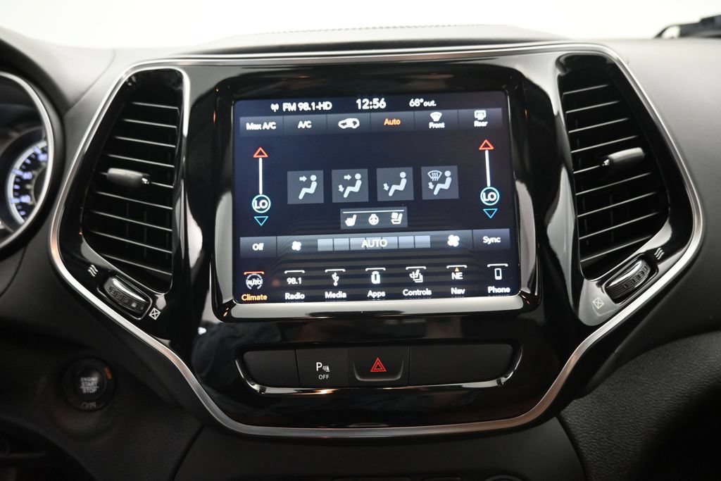 Used 2019 Jeep Cherokee Overland AWD/4WD image 14