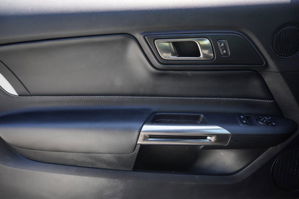 Used 2020 Ford Mustang Shelby GT500 w/ Technology Package RWD image 36