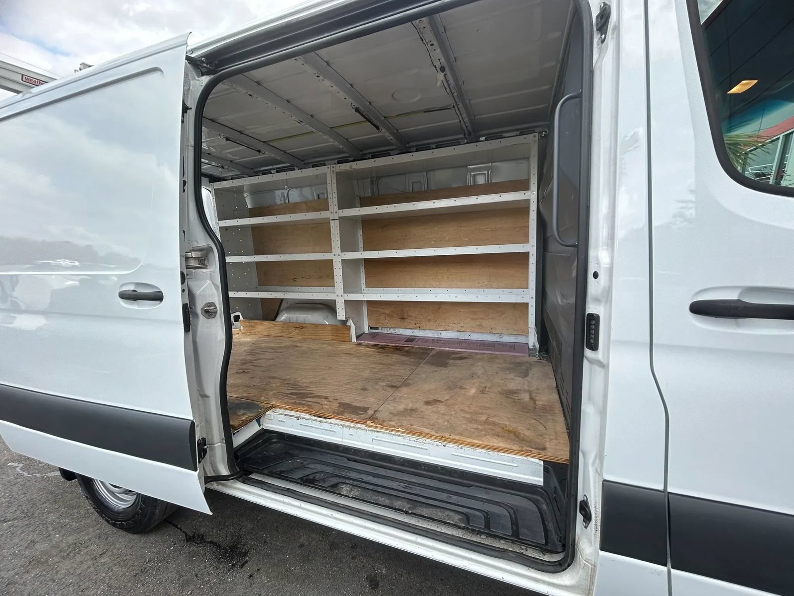 Used 2023 Mercedes-Benz Sprinter 2500 image 14
