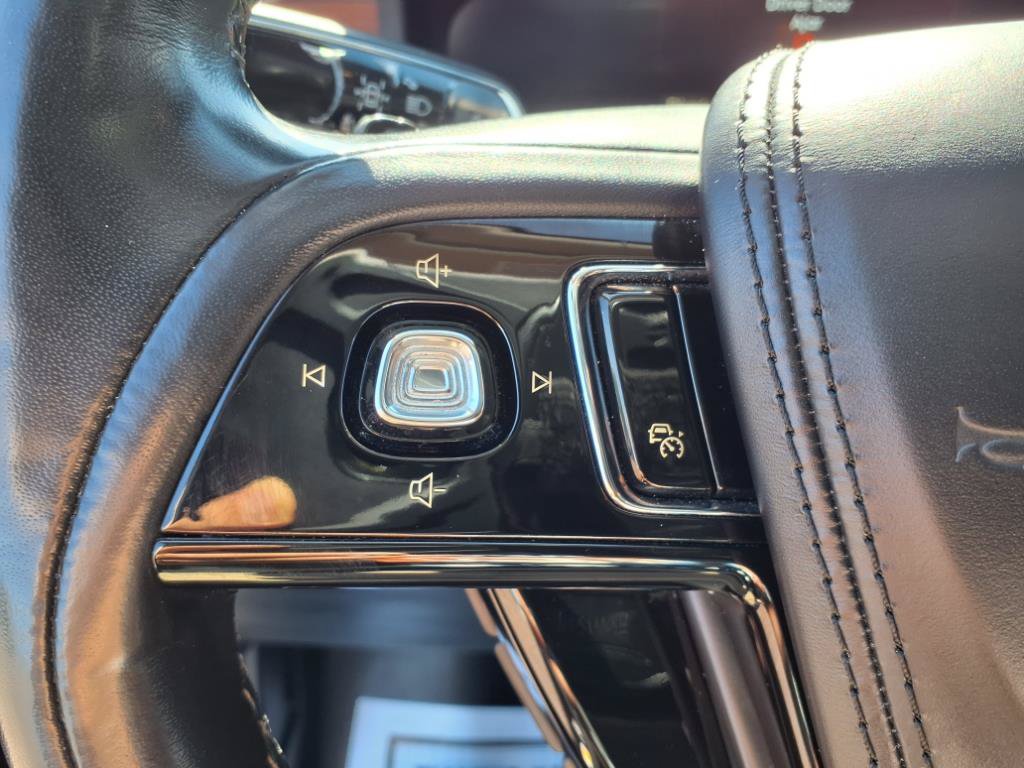 Used 2022 Lincoln Aviator Reserve w/ Equipment Group 201A AWD/4WD image 16