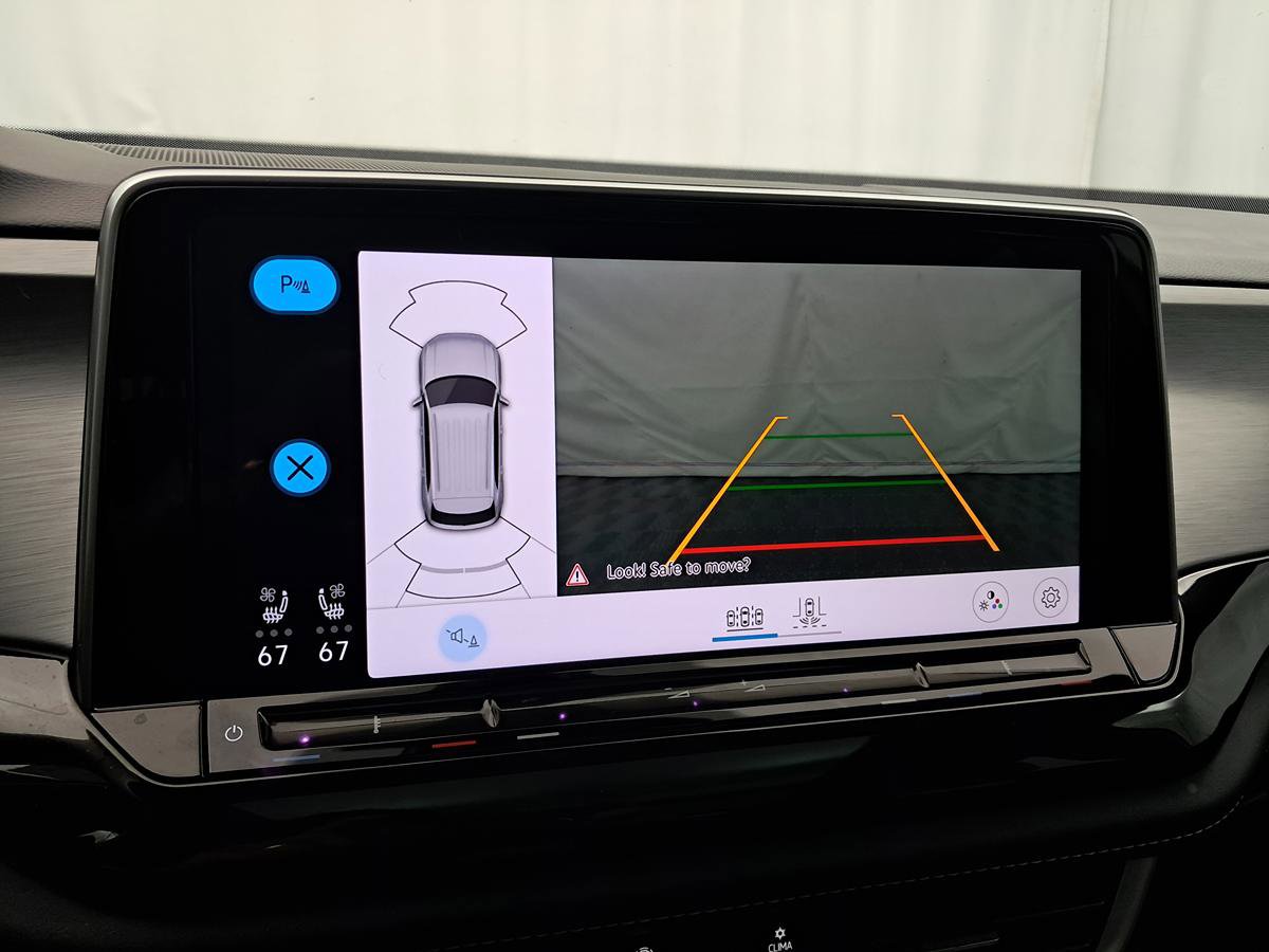 Used 2025 Volkswagen Atlas Cross Sport SE image 37