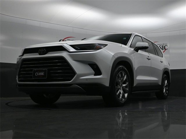 Used 2024 Toyota Grand Highlander Limited image 19