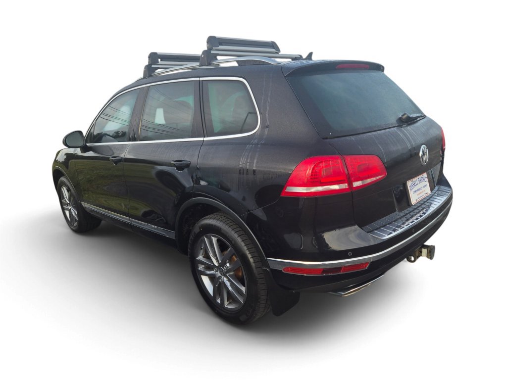 Used 2016 Volkswagen Touareg Sport AWD/4WD image 3