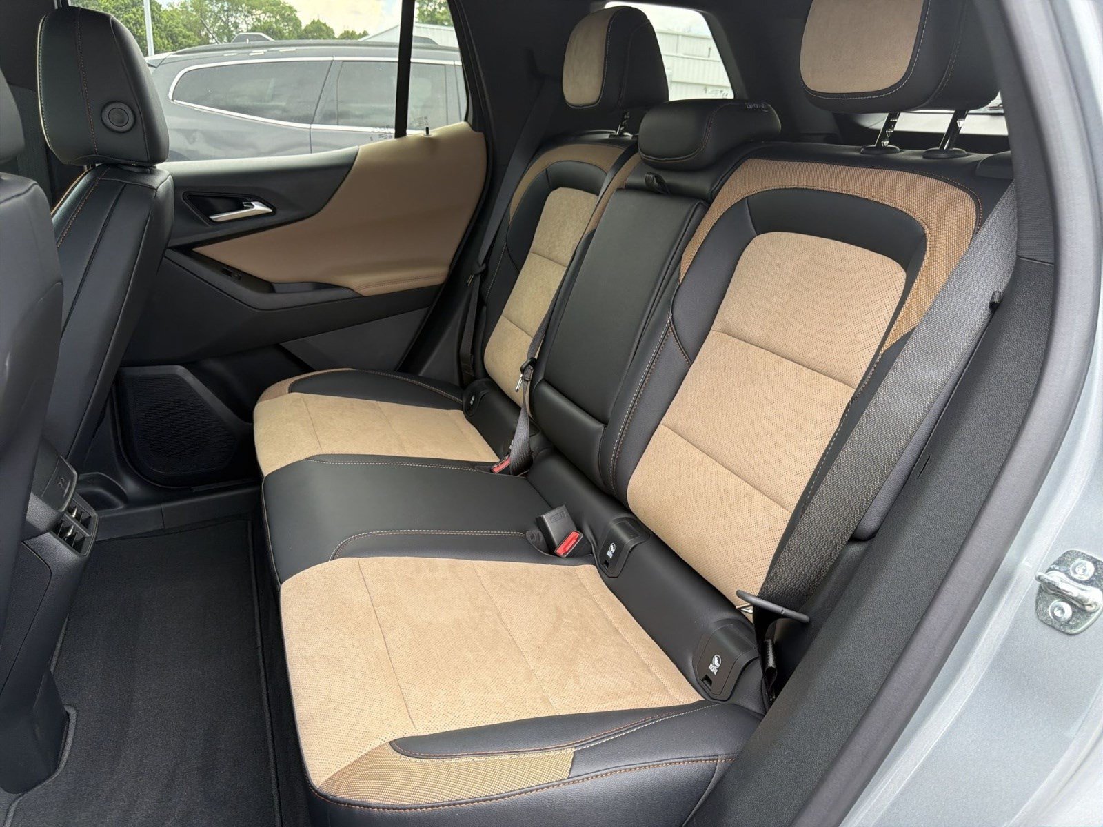 New 2026 Chevrolet Equinox ACTIV AWD/4WD image 19