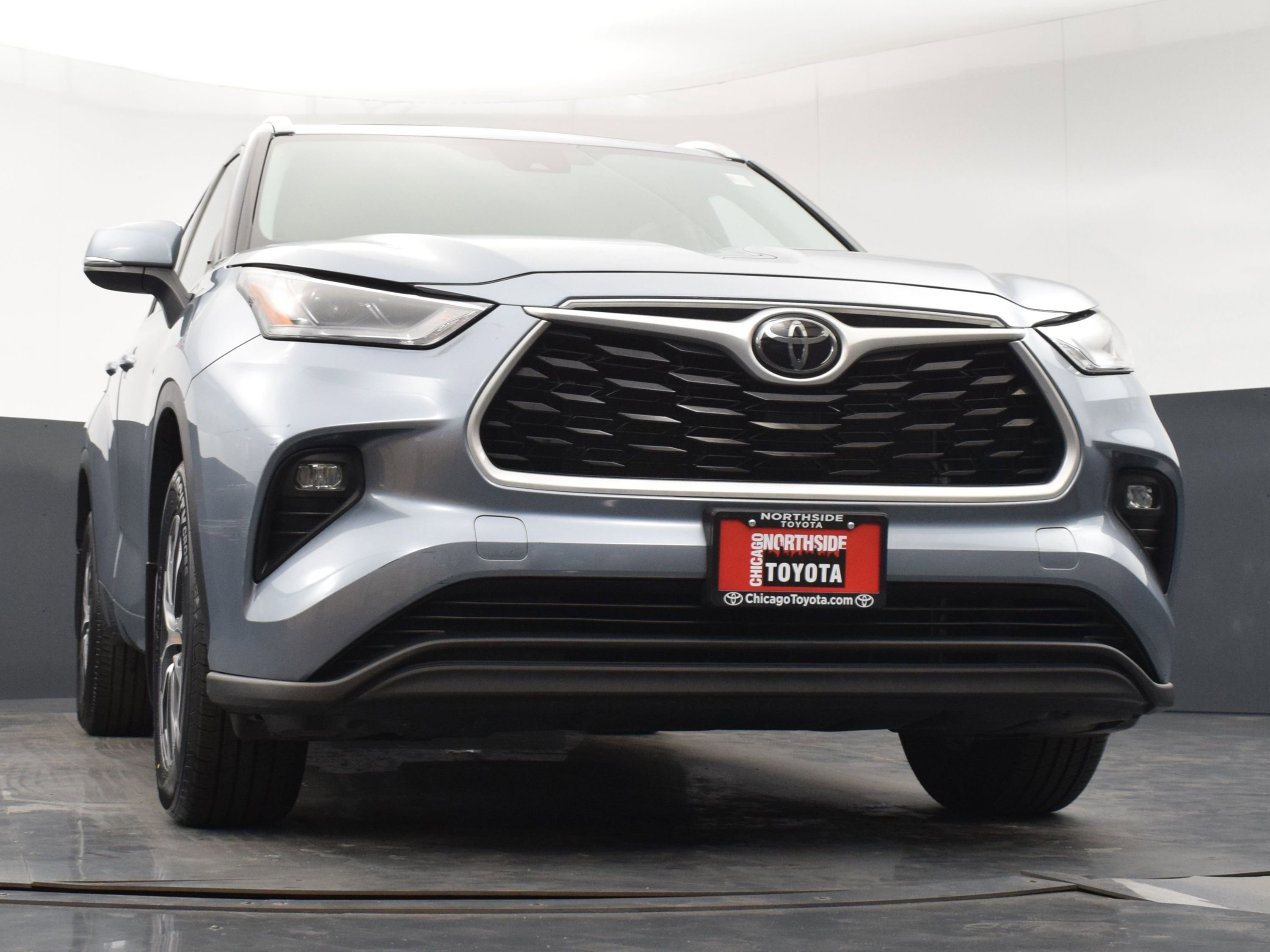 Used 2022 Toyota Highlander XLE AWD/4WD image 33