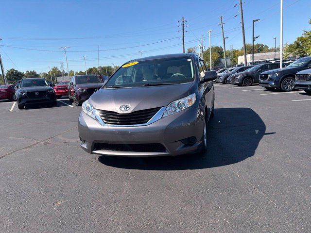 Used 2014 Toyota Sienna LE FWD image 23