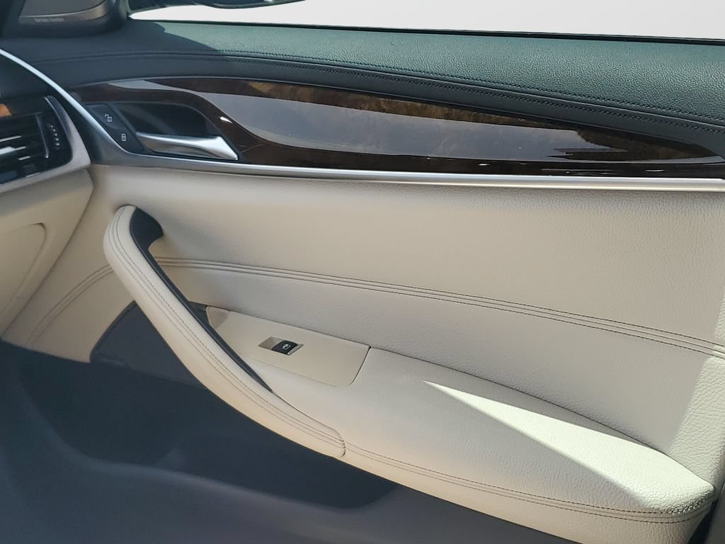 Used 2018 BMW 540i RWD image 13