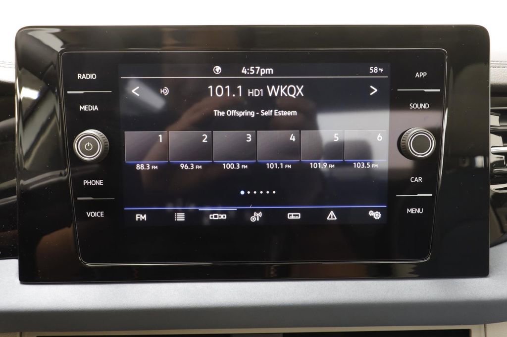 New 2026 Volkswagen Jetta SE FWD image 10