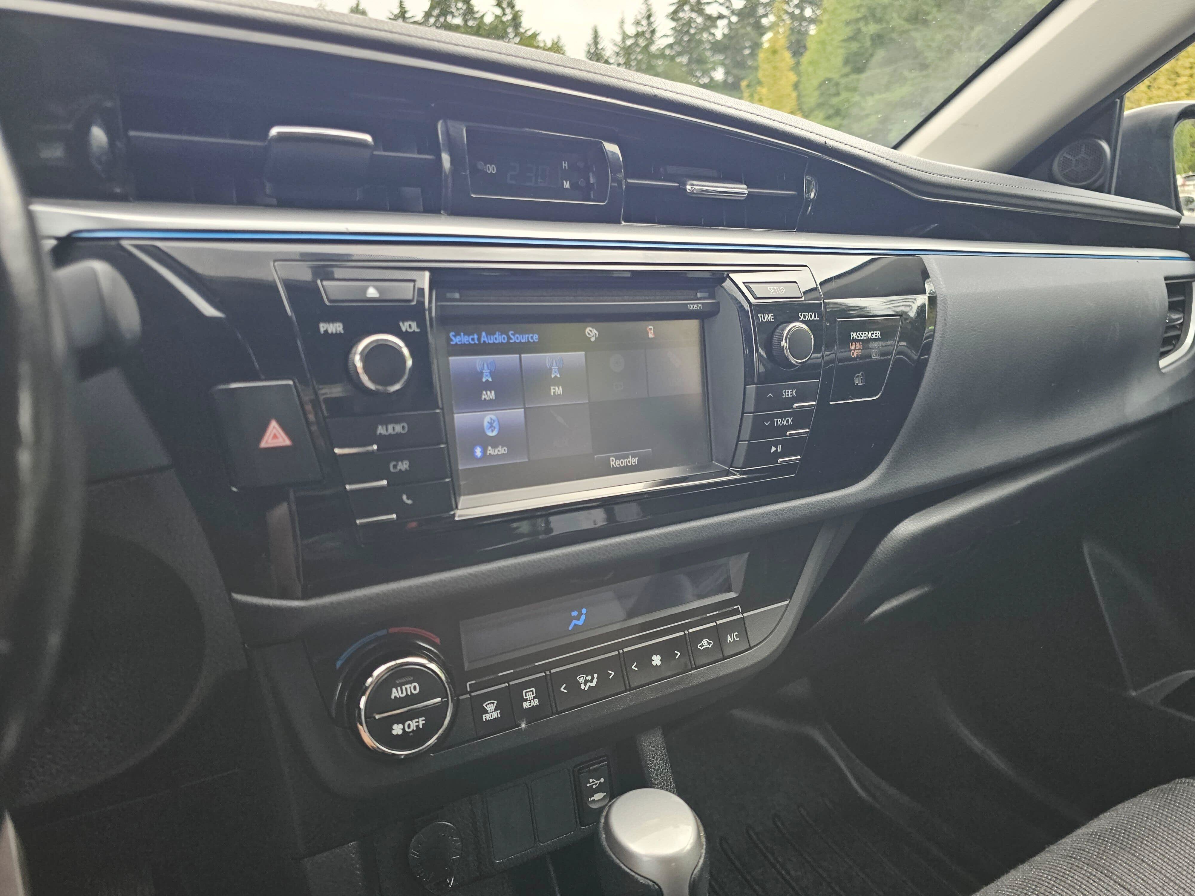 Used 2016 Toyota Corolla S FWD image 28
