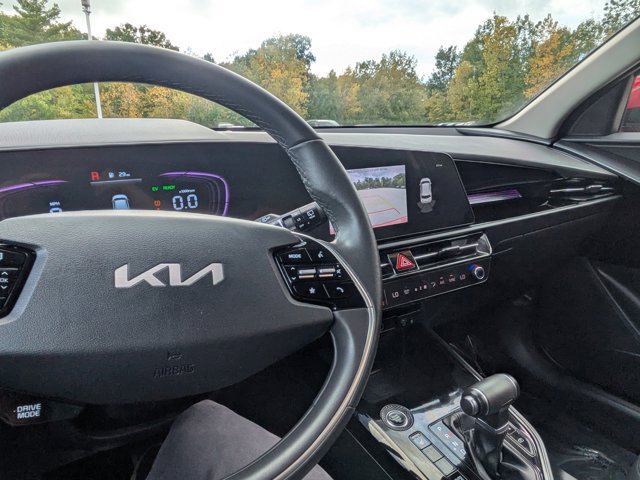 Used 2025 Kia Niro EX FWD image 31