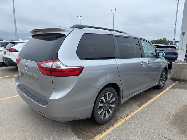 Used 2018 Toyota Sienna XLE AWD/4WD image 11