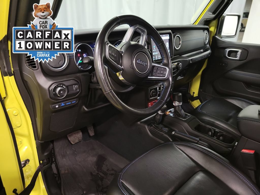 Used 2023 Jeep Wrangler Unlimited Rubicon 4xe w/ Cold Weather Group AWD/4WD image 17