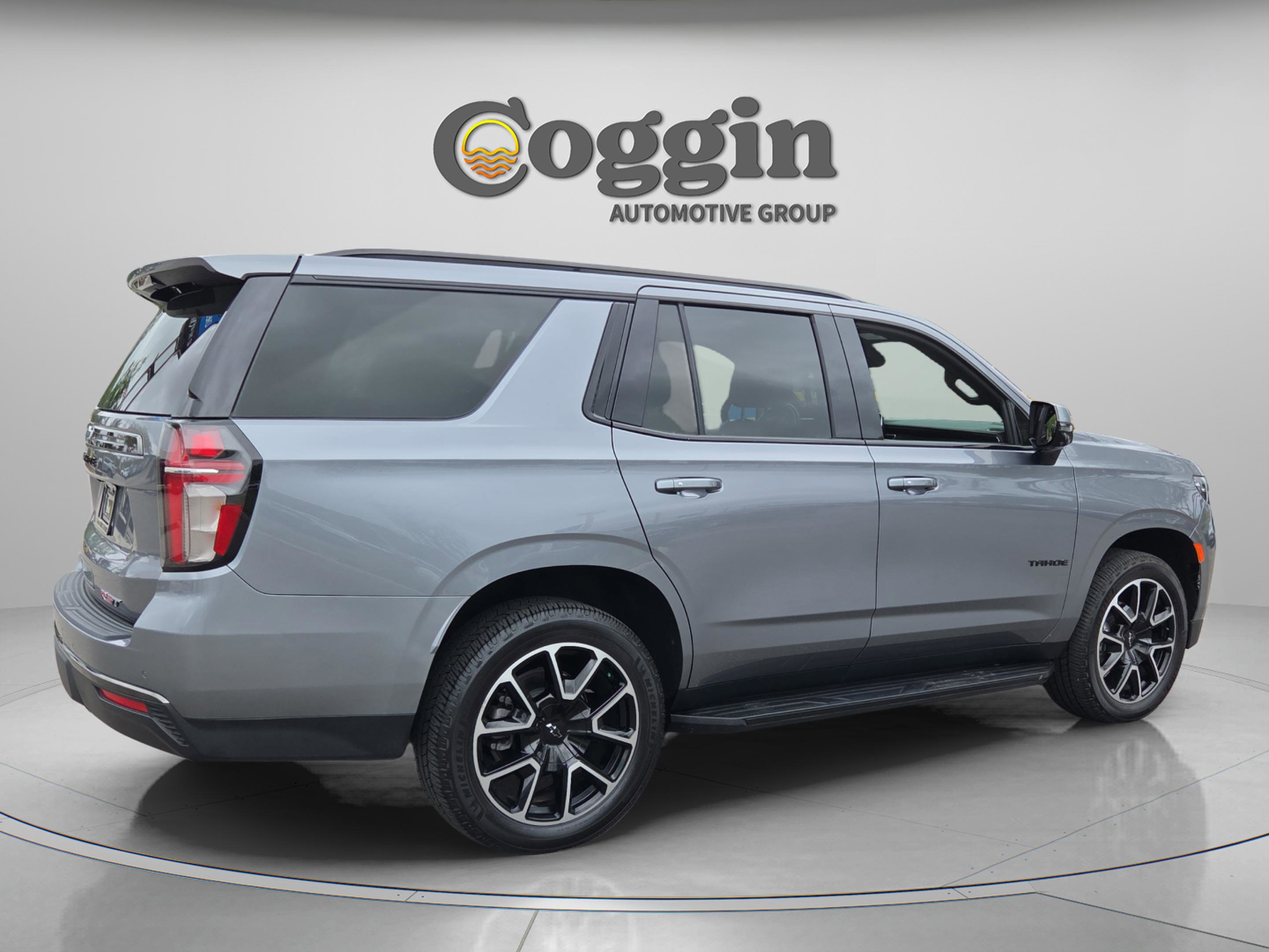 Used 2022 Chevrolet Tahoe RST w/ Luxury Package RWD image 5