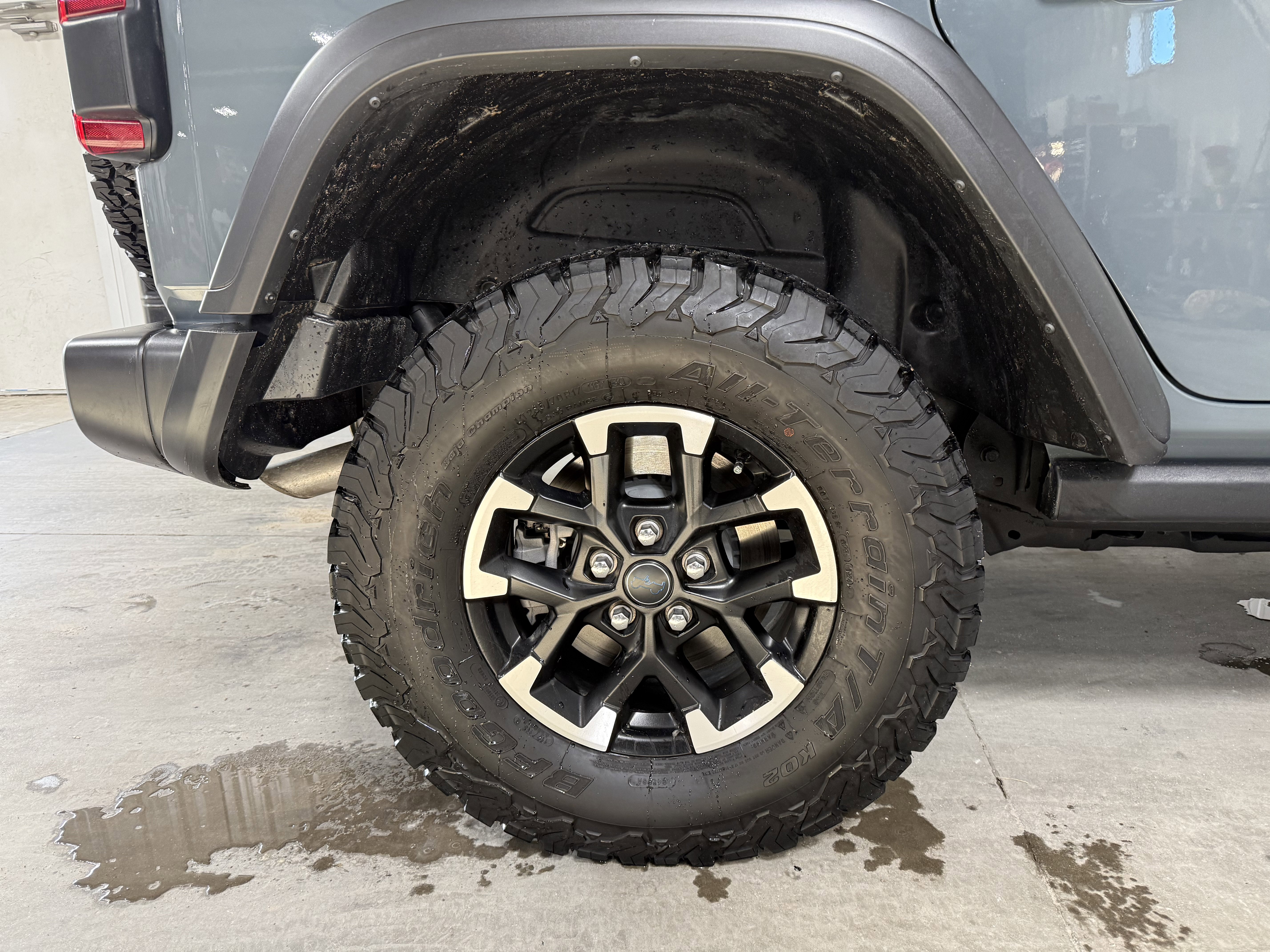 Used 2024 Jeep Wrangler Unlimited Rubicon 4xe w/ Technology Group image 8