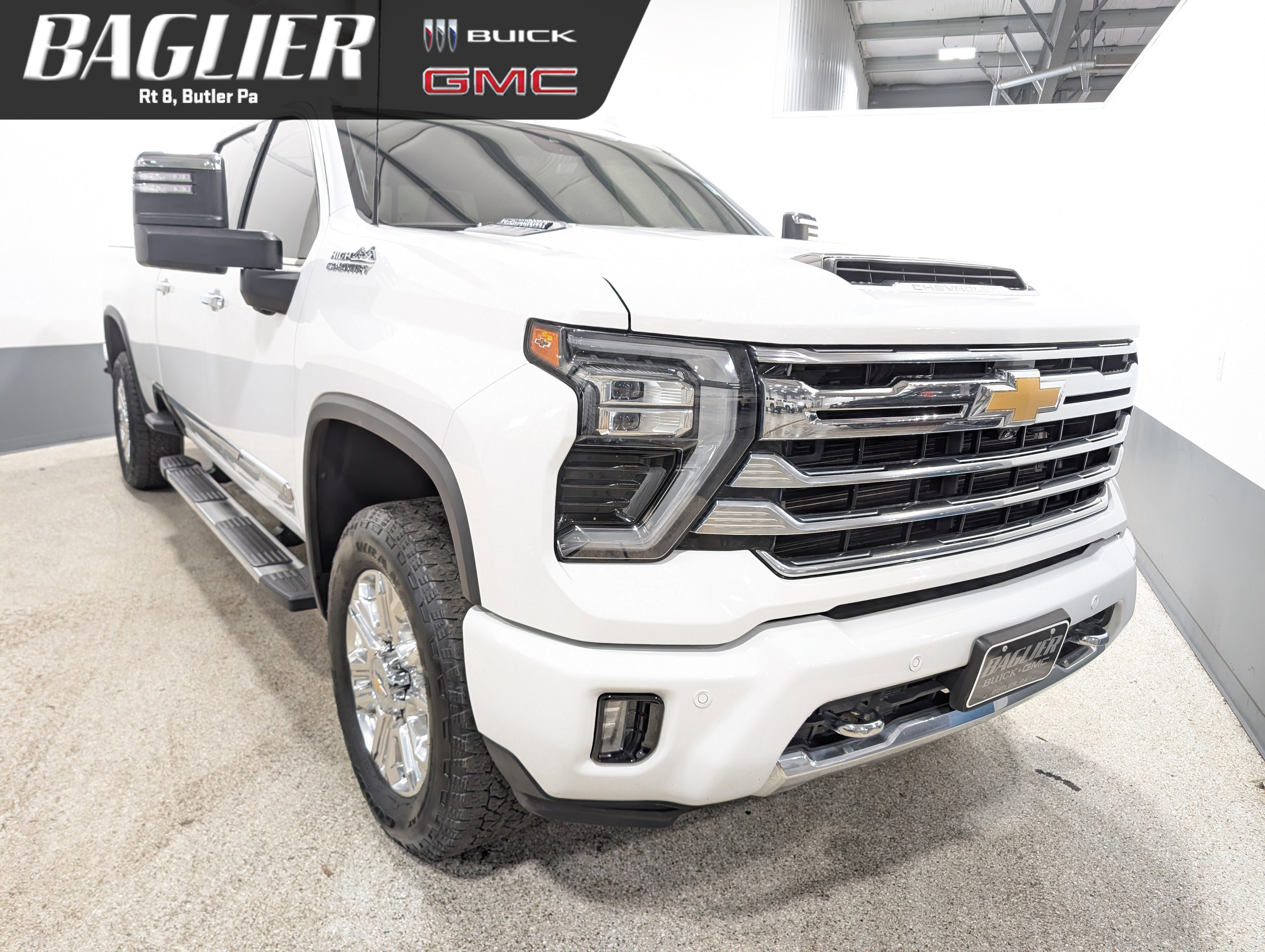 Used 2024 Chevrolet Silverado 3500 High Country w/ High Country Premium Package AWD/4WD image 1