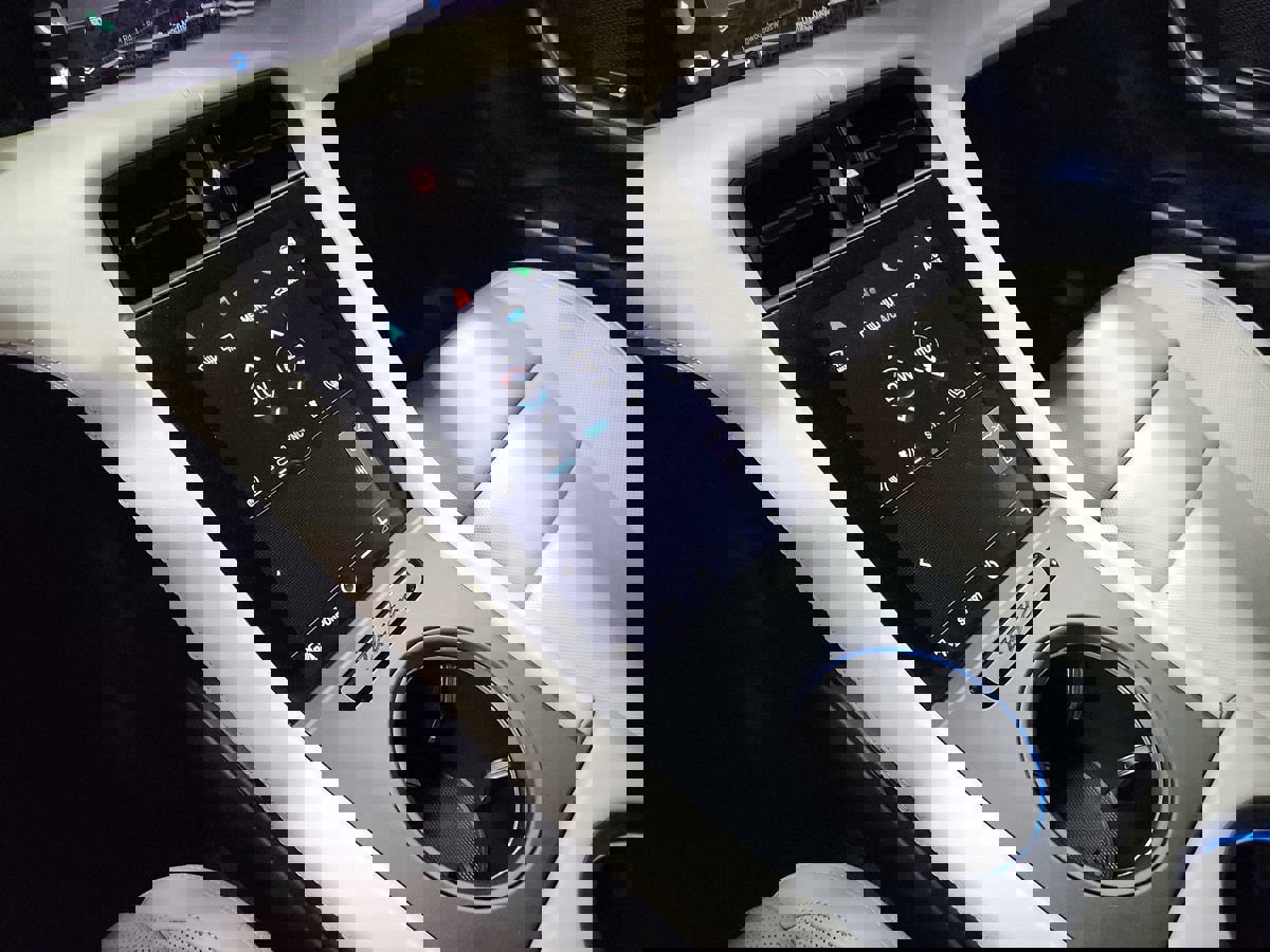 Used 2021 Porsche Taycan image 38