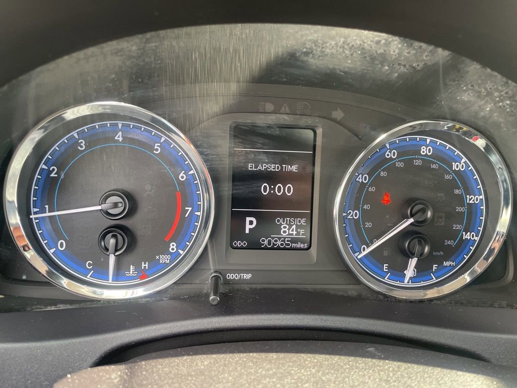 Used 2017 Toyota Corolla LE FWD image 2