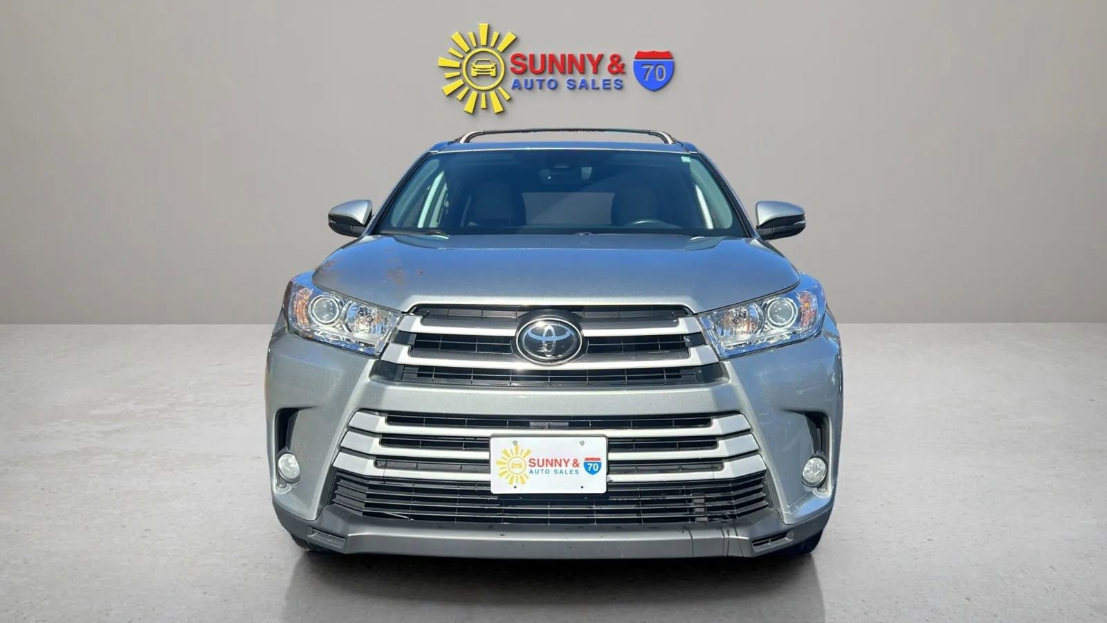Used 2018 Toyota Highlander XLE image 2