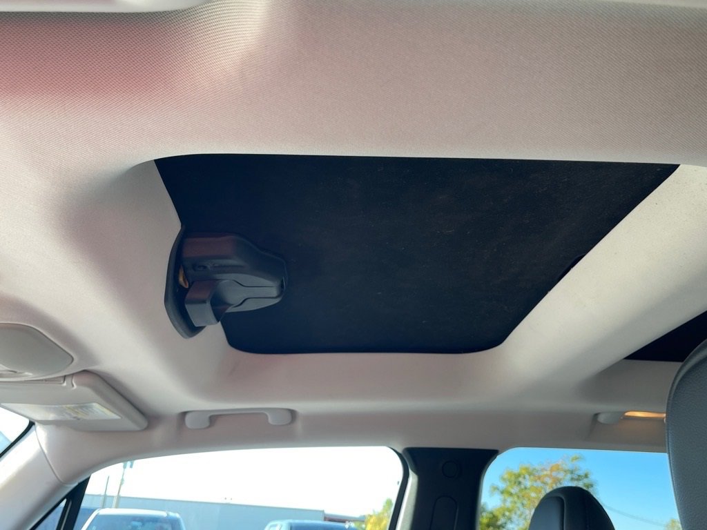 Used 2016 Jeep Renegade Trailhawk w/ Premium Trailhawk Package image 9