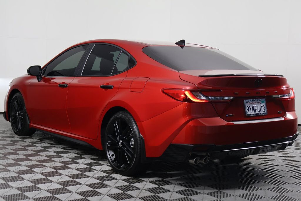 Used 2026 Toyota Camry Hybrid w/ Multimedia Upgrade Package FWD image 6