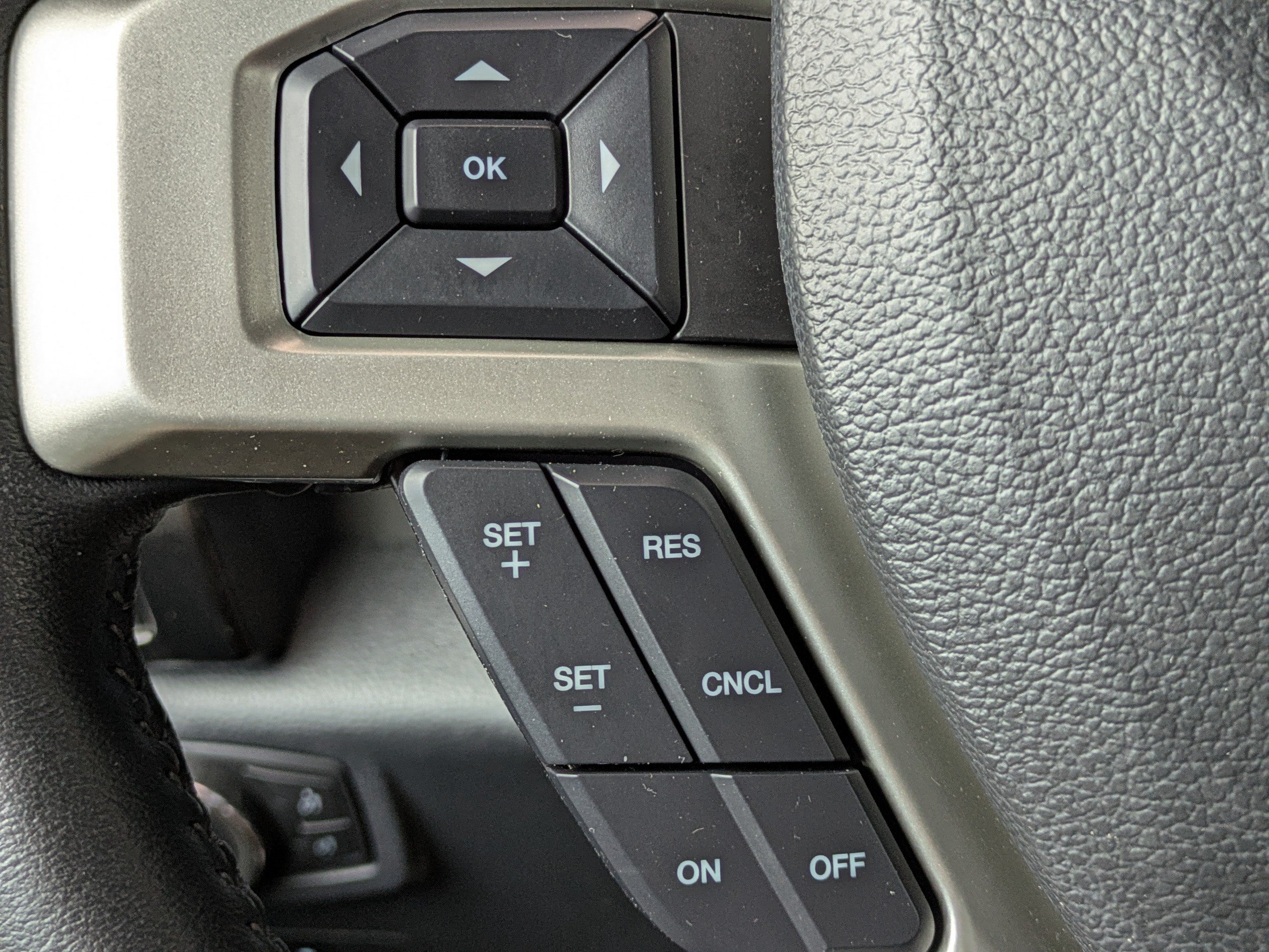 Used 2022 Ford F250 Lariat w/ Black Appearance Package AWD/4WD image 25