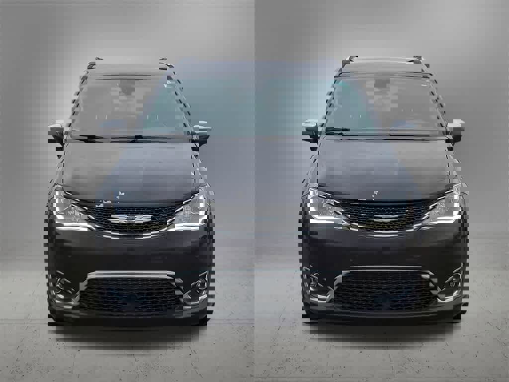 Used 2017 Chrysler Pacifica Limited image 9