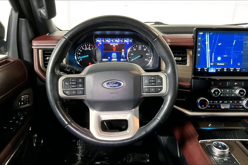 Used 2023 Ford Expedition Max Limited image 5