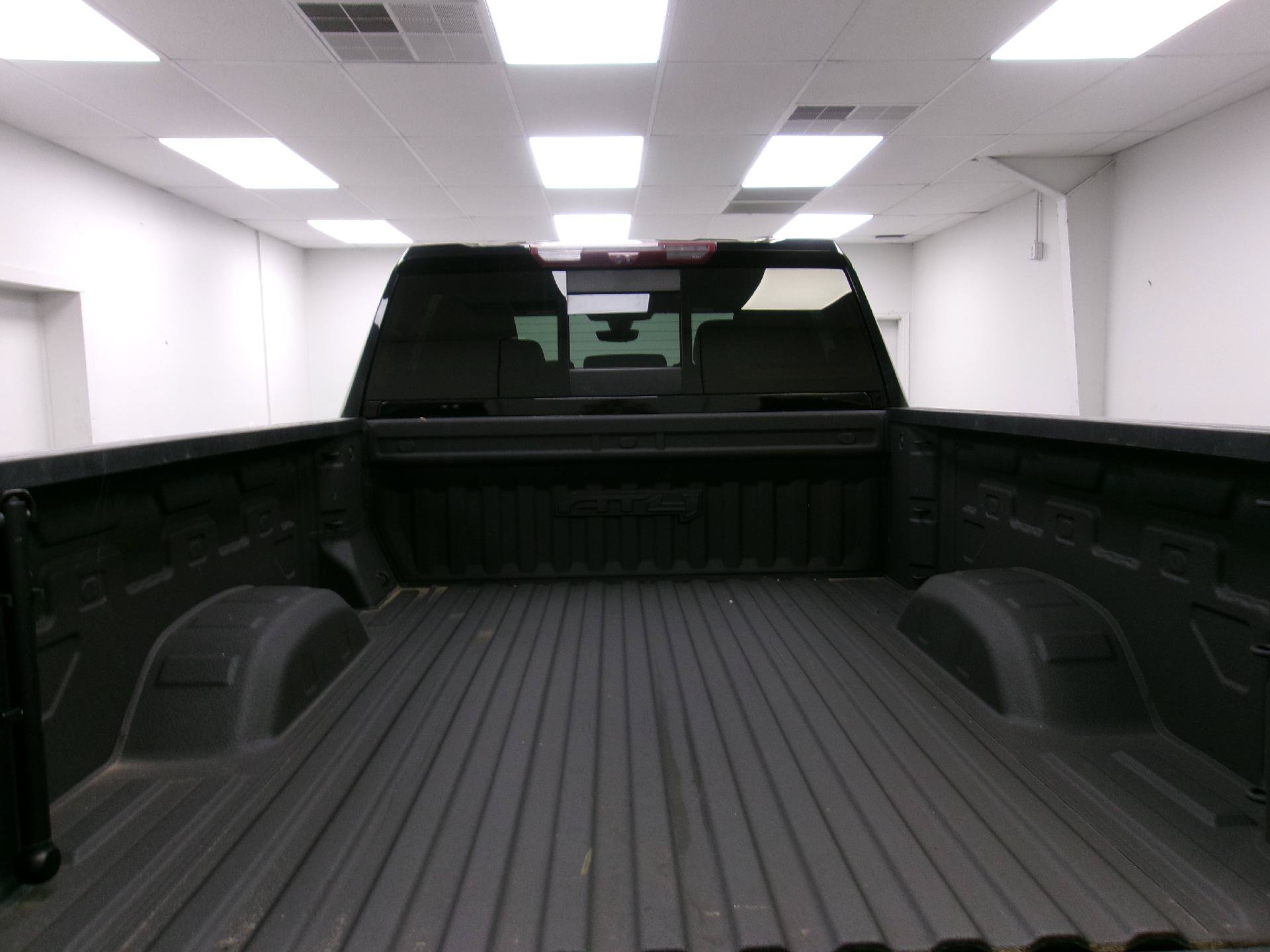 Used 2021 GMC Sierra 2500 AT4 w/ AT4 Premium Plus Package AWD/4WD image 11