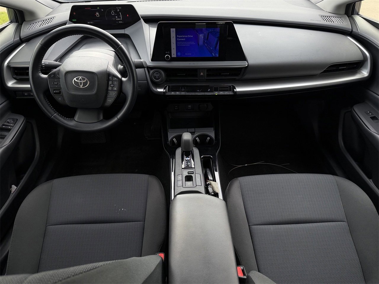 Used 2024 Toyota Prius LE image 11
