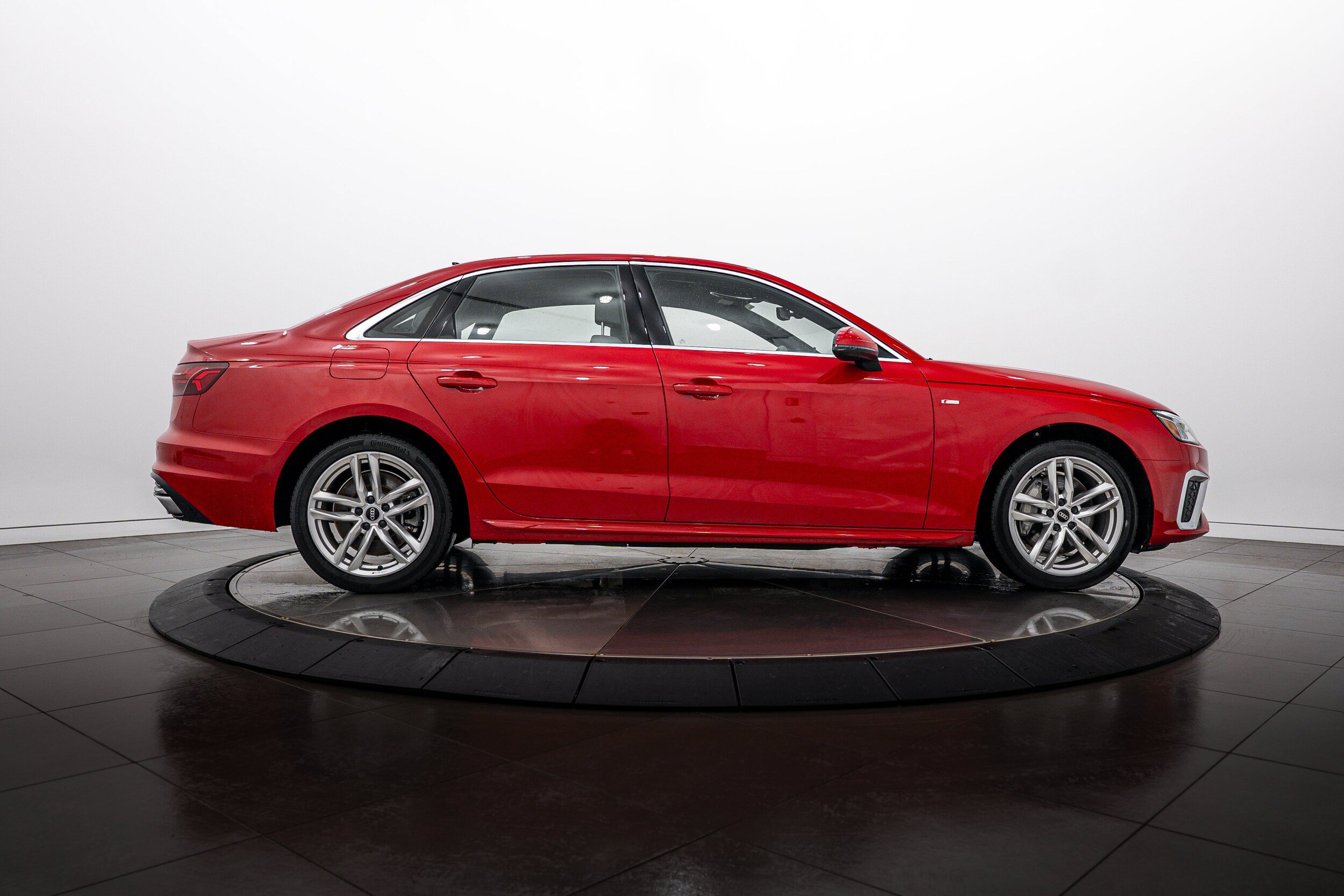 Used 2021 Audi A4 2.0T Premium Plus w/ Premium Plus Package AWD/4WD image 3