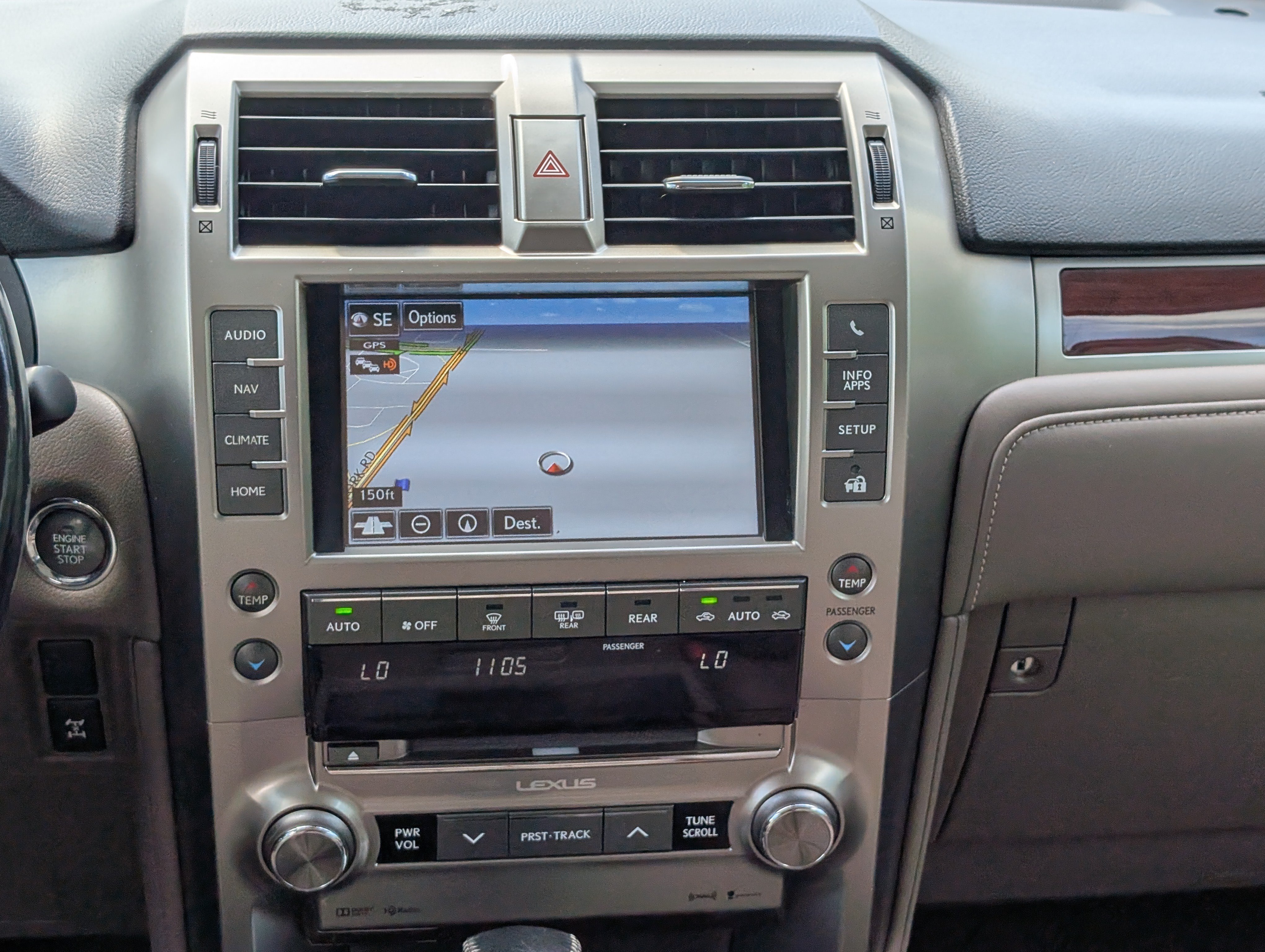 Used 2016 Lexus GX 460 w/ Premium Package AWD/4WD image 17