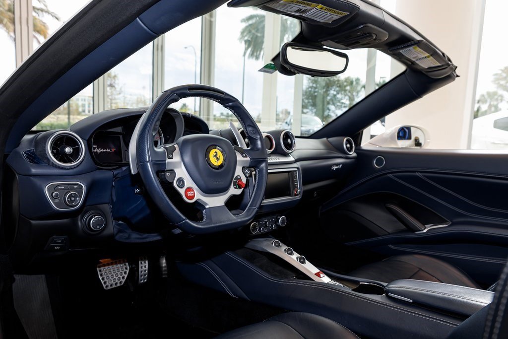 Used 2016 Ferrari California T image 23