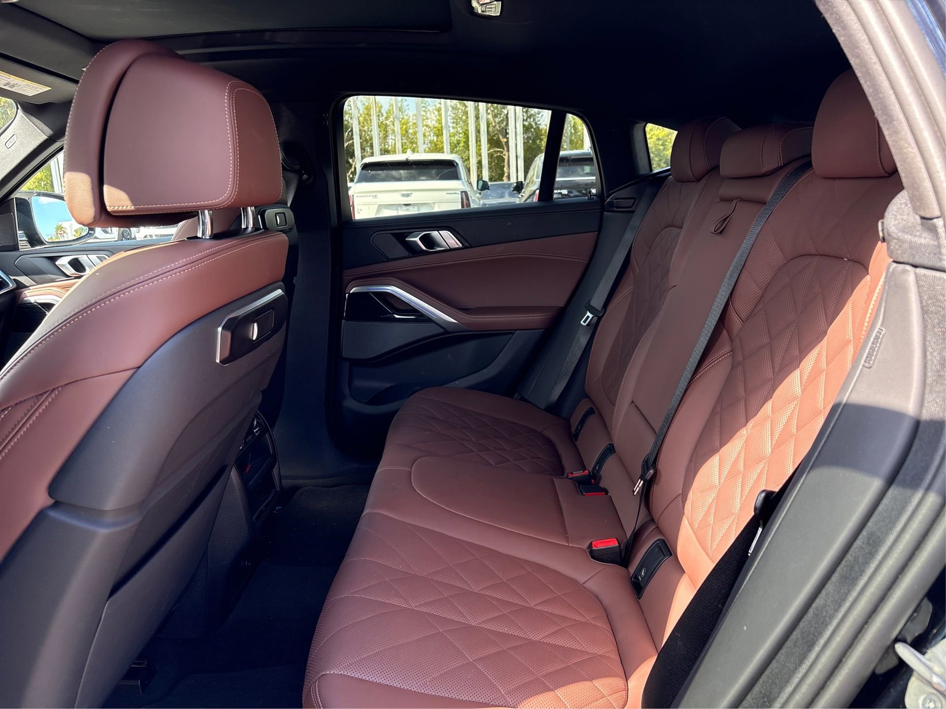 Used 2025 BMW X6 M60i image 10