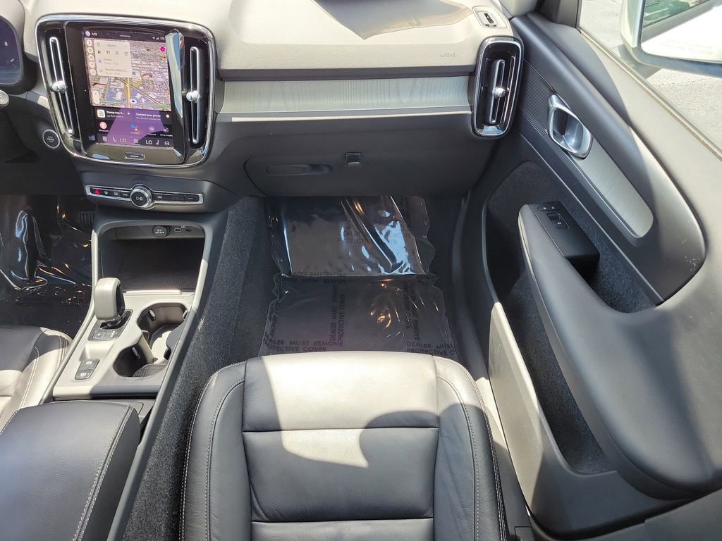 Used 2023 Volvo XC40 B5 Core w/ Convenience Package AWD/4WD image 16
